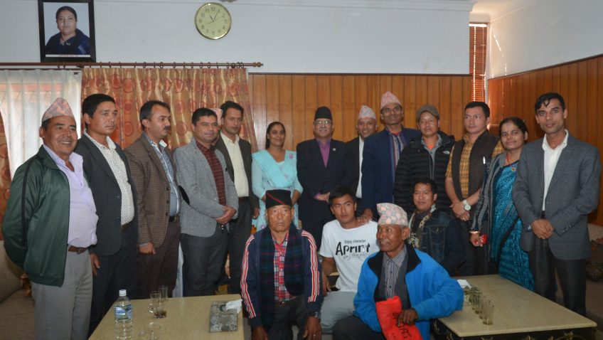 पर्वत जिल्लाको विकासलाई ओझेलमा पर्न दिन्नँ, ‘प्रधानमन्त्री’