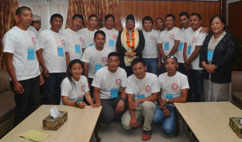 'नेपाल माउण्टेन एकेडेमी खोल्न पहल गर्छु' - प्रधानमन्त्री