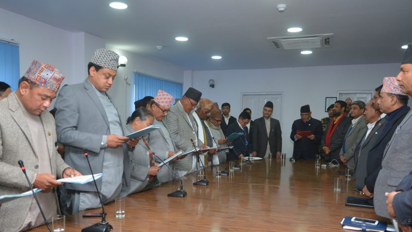 नवनियुक्त राज्यमन्त्रीहरुद्वारा प्रधानमन्त्री समक्ष सपथ