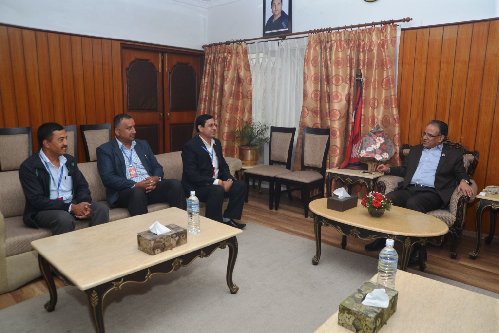 साझा बस थप्न प्रधानमन्त्री र कामु निर्देशकबीच छलफल