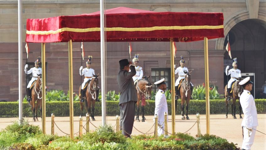 प्रधानमन्त्रीलाई भारतमा राजकीय सम्मान