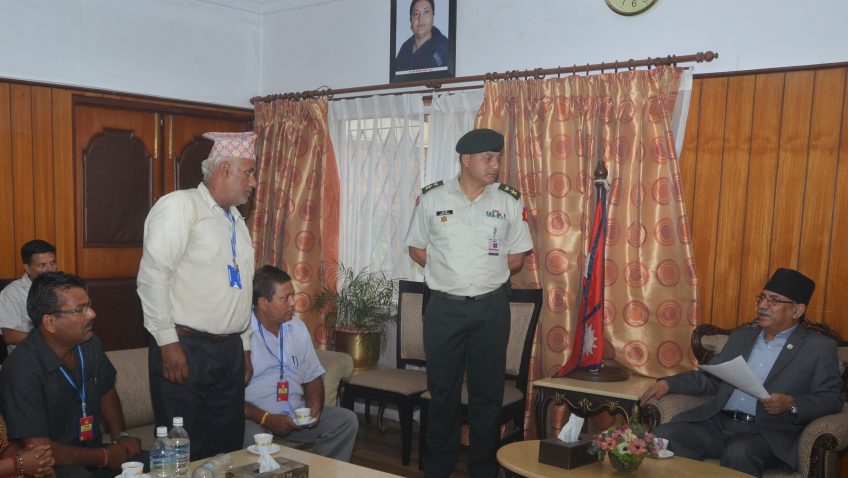 अस्थायी शिक्षकका प्रतिनिधिद्धारा प्रधानमन्त्रीसँग भेट