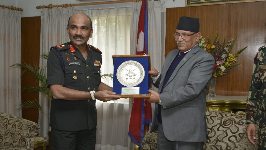 प्रधानमन्त्रीसँग श्रीलंकाका सेना प्रमुखको भेट