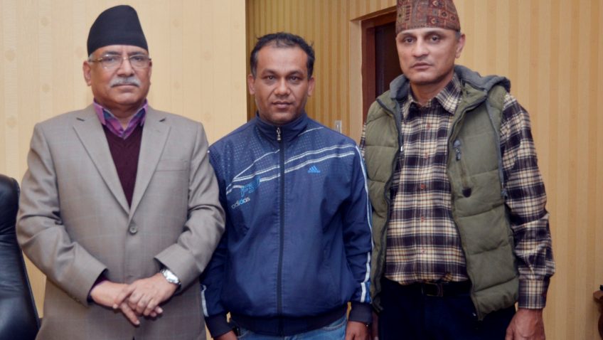 साउदीबाट उद्दार गरिएका आचार्यले दिए प्रधानमन्त्रीलाई धन्यवाद