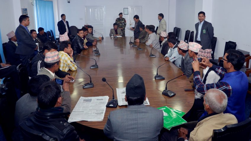 बझाङ्को सर्वदलीय टोलीद्वारा प्रधानमन्त्रीसँग भेट