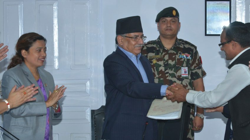 धनकुटाको सर्वपक्षीय टोलीद्वारा प्रधानमन्त्रीसँग भेट