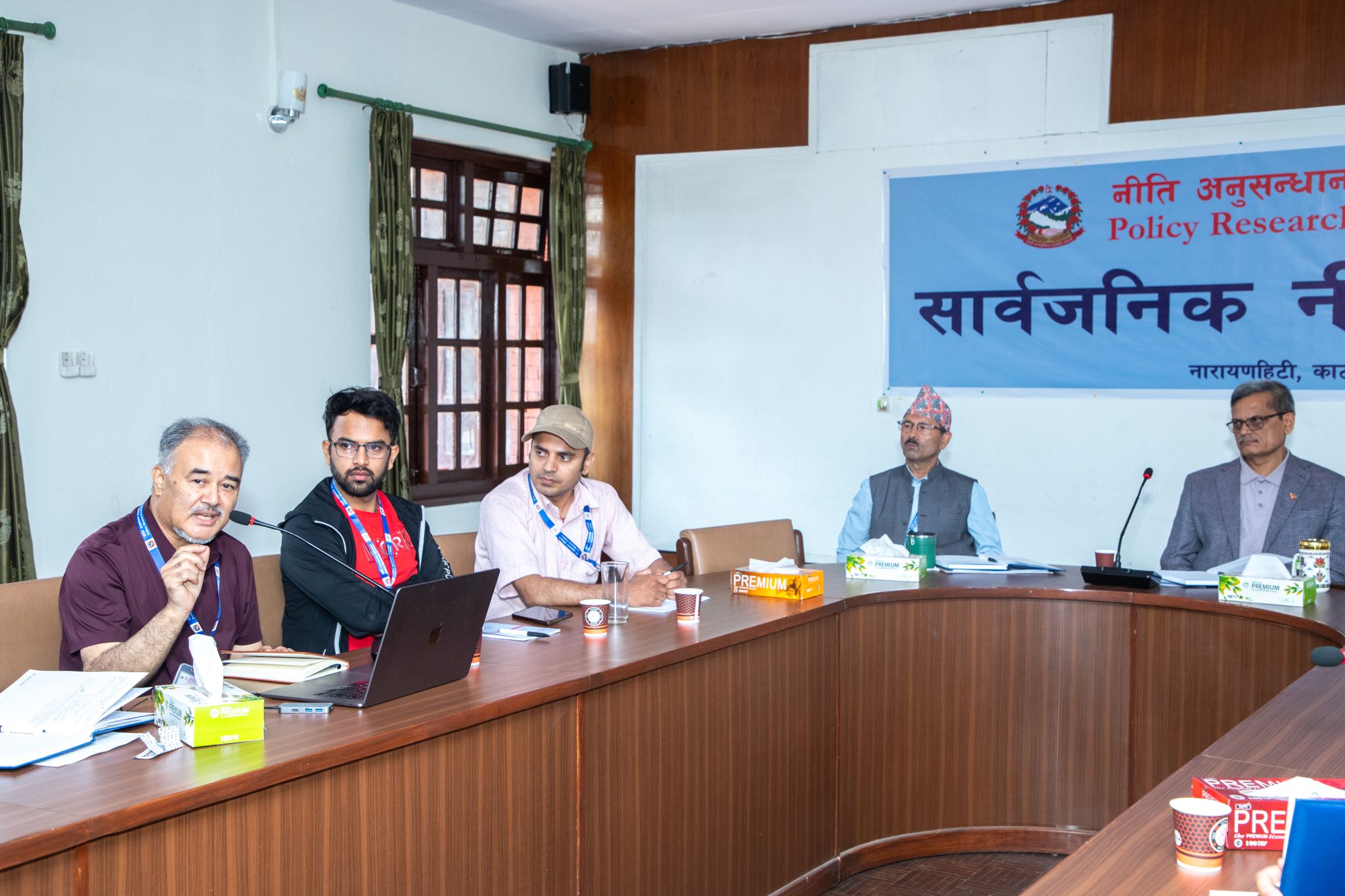 नवनियुक्त कार्यकारी अध्यक्ष प्रा. डा. लेखनाथ शर्मा समक्ष नीति अनुसन्धान प्रतिष्ठानका विभागीय ब्रिफिङ कार्यक्रमहरू सम्पन्न ।