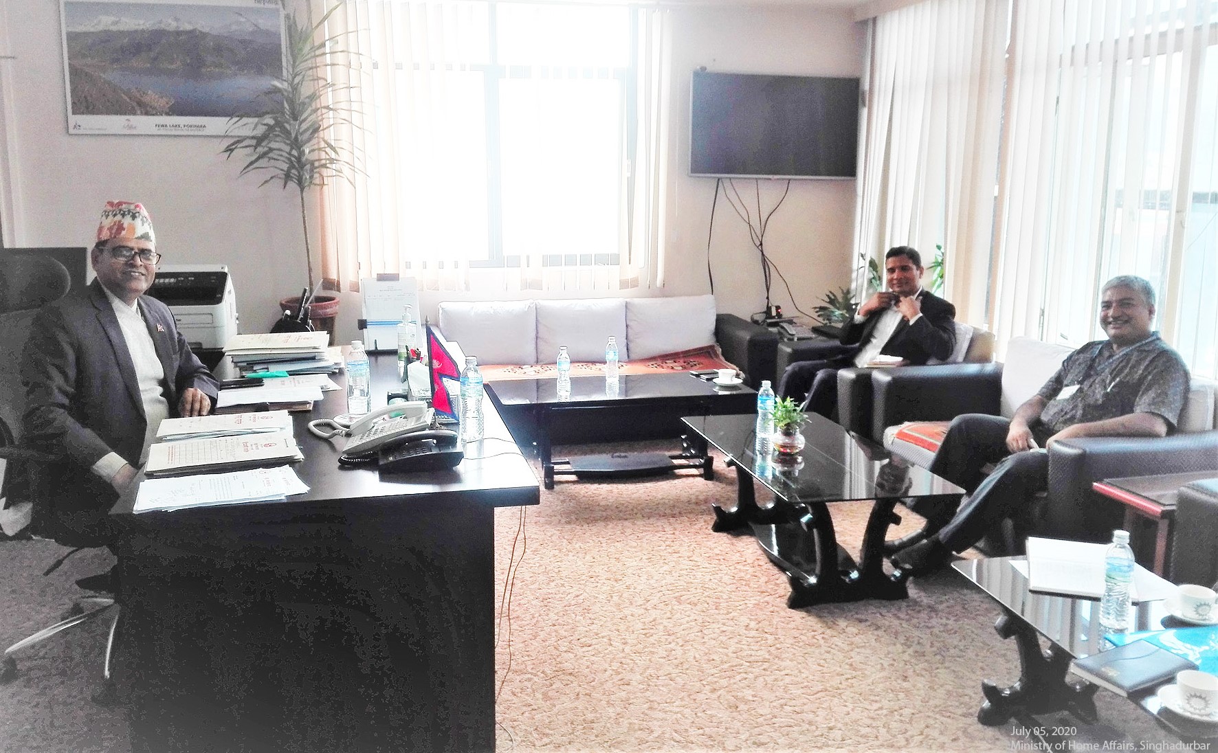 गृह मन्त्रालयका सचिव र प्रतिष्ठानका पदाधिकारी बिच बैठक सम्पन्नगृह मन्त्रालयका सचिव र प्रतिष्ठानका पदाधिकारी बिच बैठक सम्पन्न