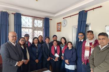 यस विभागबाट सरुवा भै जानु भएका शा.अ. अर्जुन खड्का र शा.अ. सिफारिस भै जानु भएका मनिषा राई र विद्या पौडेल पन्थी ज्यूहरुको फेरी भेटौला कार्यक्रमका झलकहरु। मिति: २०८२/०९/१३ गते । - img