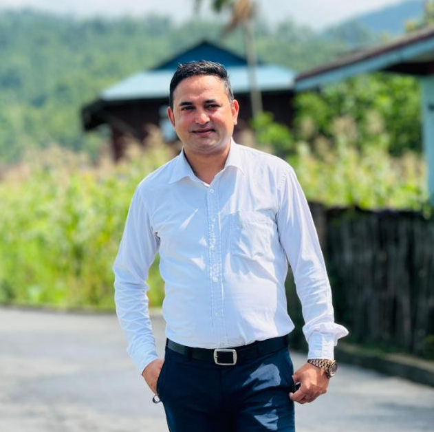 महेश विष्ट