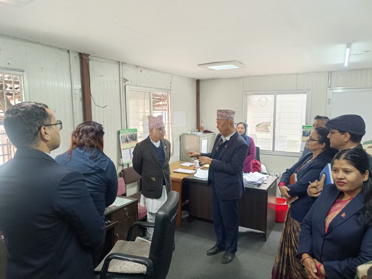 अर्थ मन्त्री तथा  संघीय मामिला तथा सामान्य प्रशासन मन्त्री श्री रामेश्वरप्रसाद खनाल ज्यू र संघीय मामिला तथा सामान्य प्रशासन सचिव श्री चन्द्रकला पौडेल ज्यू हरु द्वारा यस विभागको अनुगमन, निरिक्षण र निर्देशन सम्पन्न । (मिति: २०८२ माघ १४ गते बुधबार )