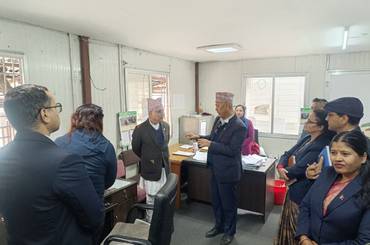 अर्थ मन्त्री तथा  संघीय मामिला तथा सामान्य प्रशासन मन्त्री श्री रामेश्वरप्रसाद खनाल ज्यू र संघीय मामिला तथा सामान्य प्रशासन सचिव श्री चन्द्रकला पौडेल ज्यू हरु द्वारा यस विभागको अनुगमन, निरिक्षण र निर्देशन सम्पन्न । (मिति: २०८२ माघ १४ गते बुधबार ) - img