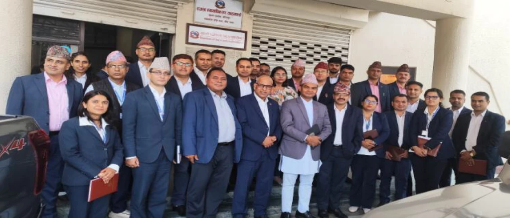 प्रधानमन्त्री कार्यालयका सचिवज्यूबाट अनुगमन तथा निर्देशन कार्यक्रम एक झलक। विभागको समस्या बारे सुन्नुभयो, सुधारको लागि निर्देशन र गर्नुपर्ने कार्यहरु औल्याउनु भयो।